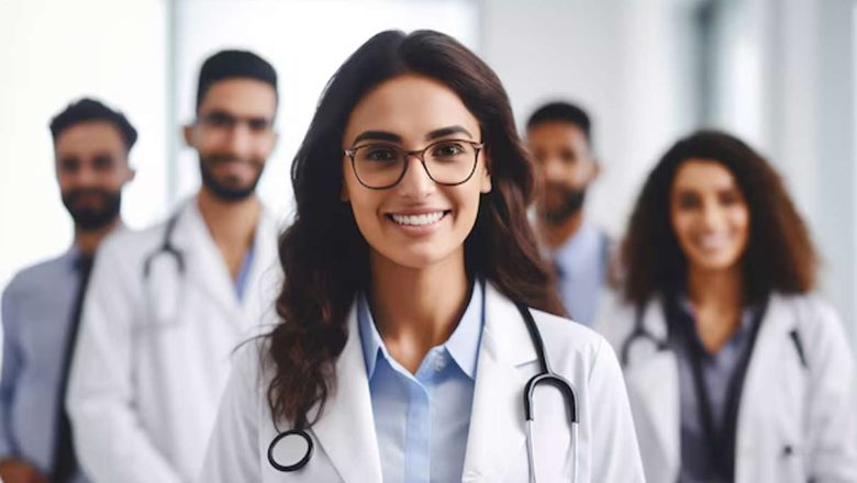 राष्ट्रीय डॉक्टर्स दिवस- 1 जुलाई, 2025 रोगी के लिये स्वस्थ जीवन की मुस्कान देते हैं डॉक्टर्स 